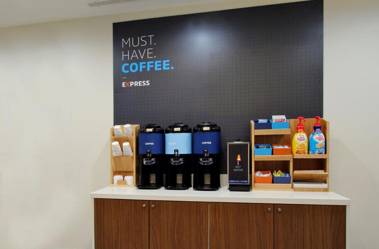 Holiday Inn Express & Suites La Porte, An Ihg Hotel Екстер'єр фото