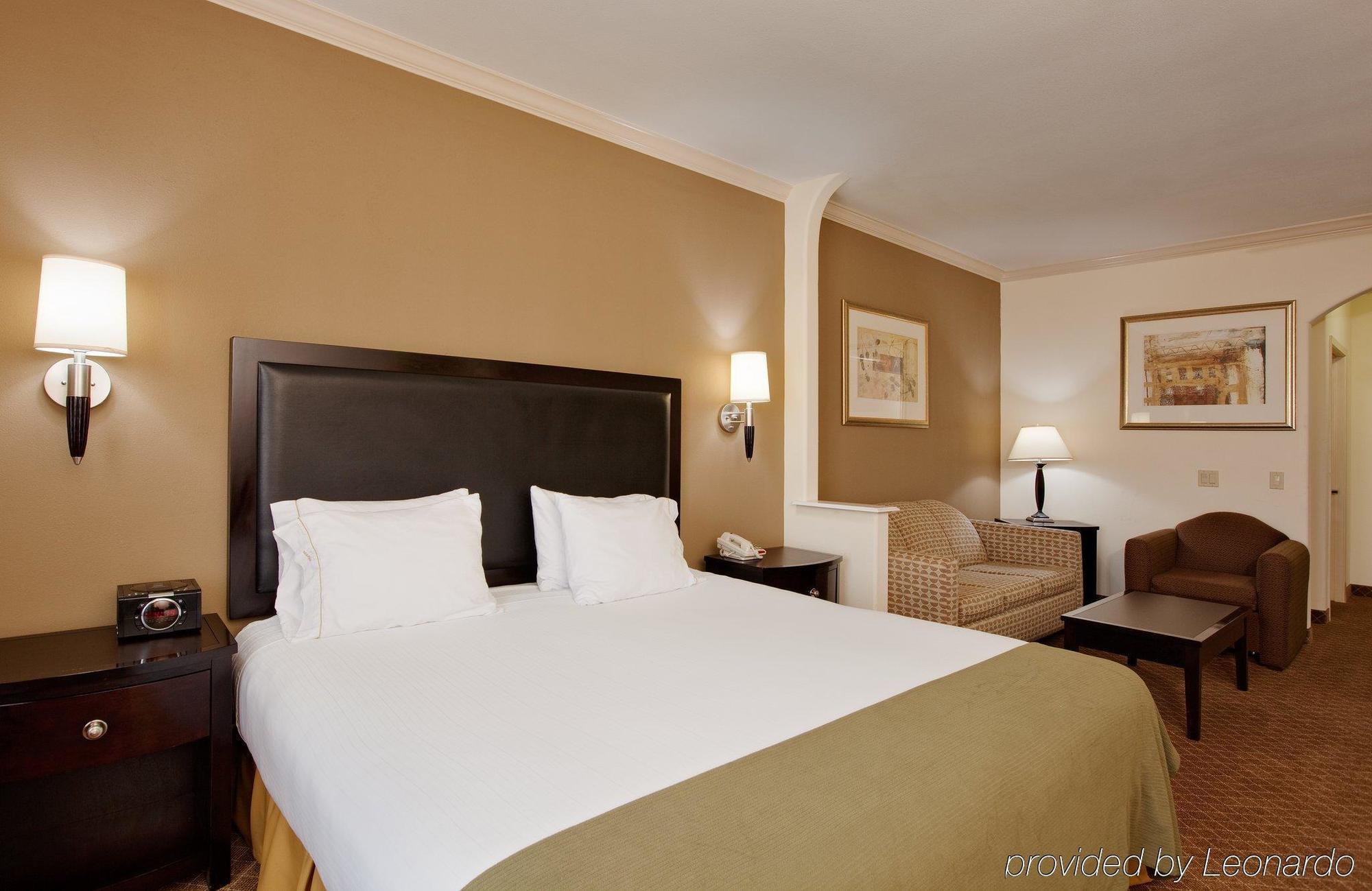 Holiday Inn Express & Suites La Porte, An Ihg Hotel Номер фото