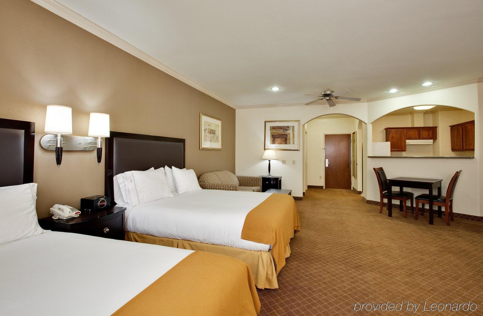 Holiday Inn Express & Suites La Porte, An Ihg Hotel Номер фото