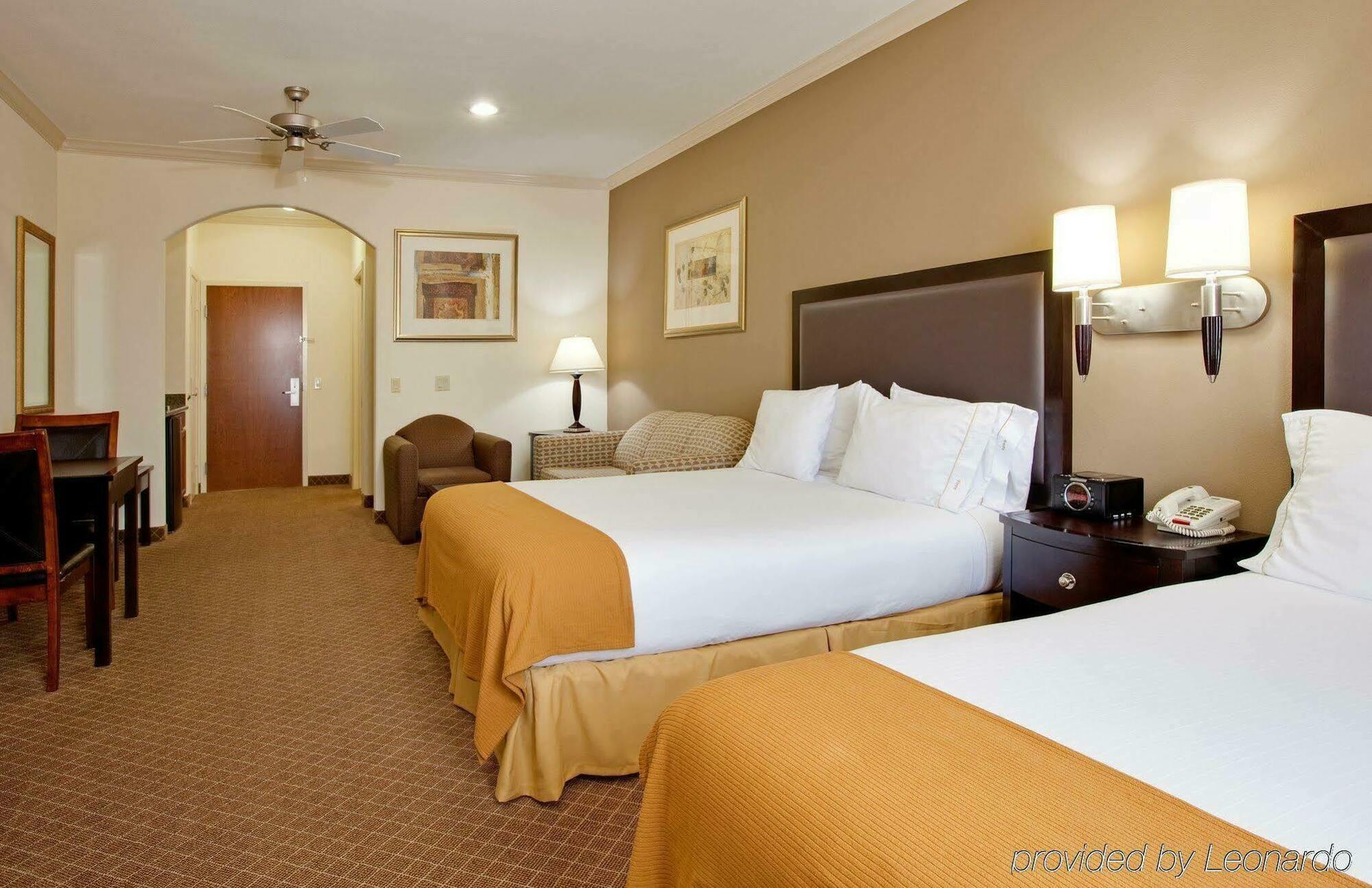 Holiday Inn Express & Suites La Porte, An Ihg Hotel Екстер'єр фото